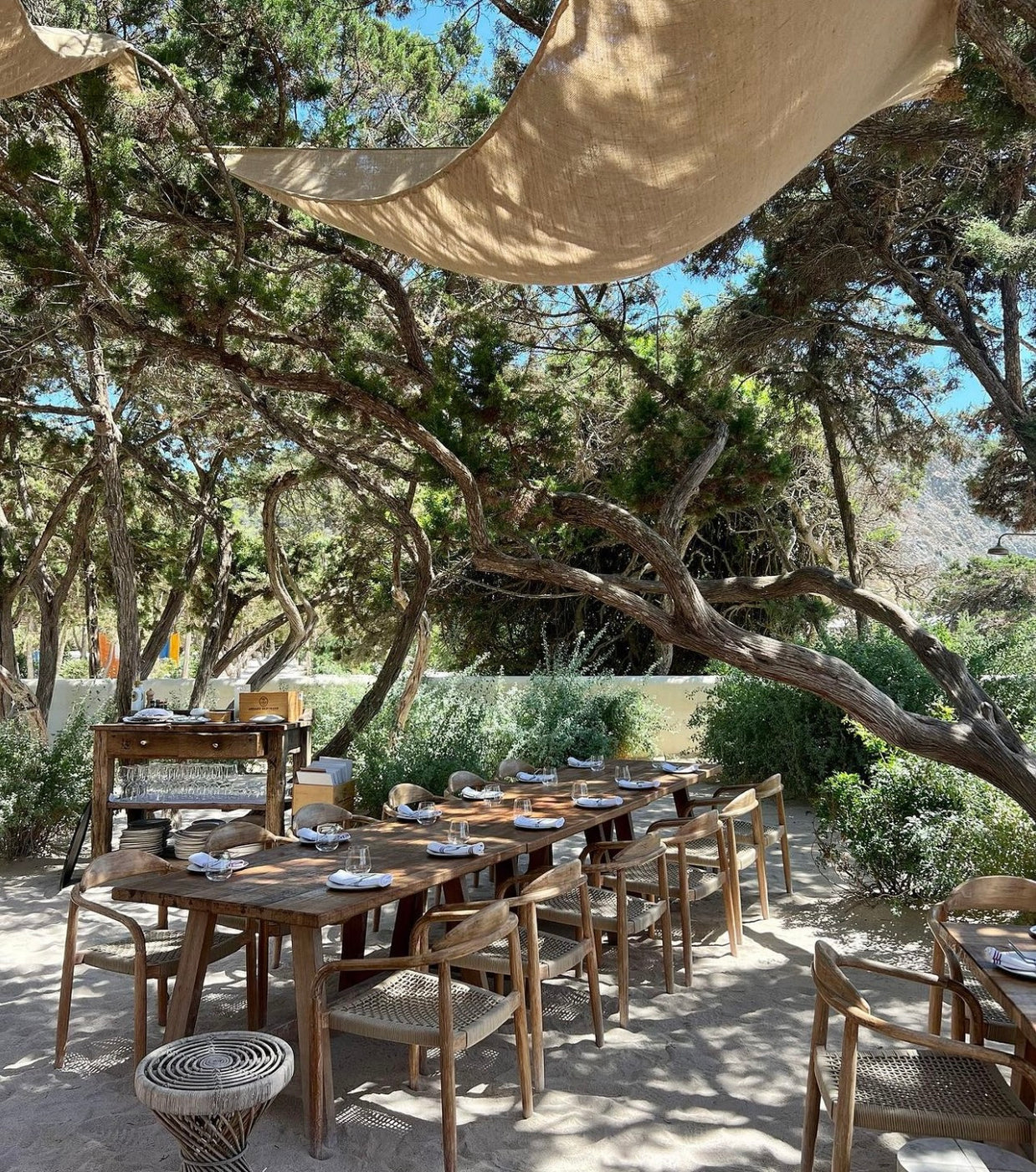 Charger l'image dans la galerie, LAURA VILLIARS - CONCIERGERIE EXCLUSIVE SERVICES - IBIZA EXCLUSIVE PLACE JONDAL -