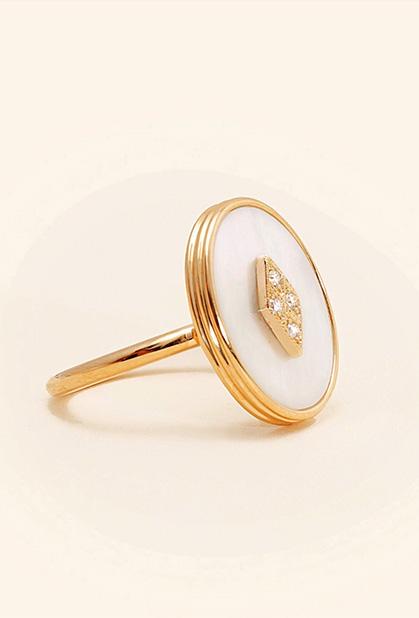 18K YELLOW GOLD, WHITE MOTHER-OF-PEARL