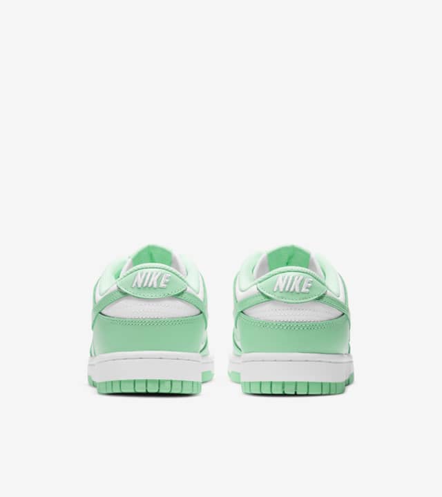 Charger l'image dans la galerie, NIKE DUNK LOW GREEN GLOW